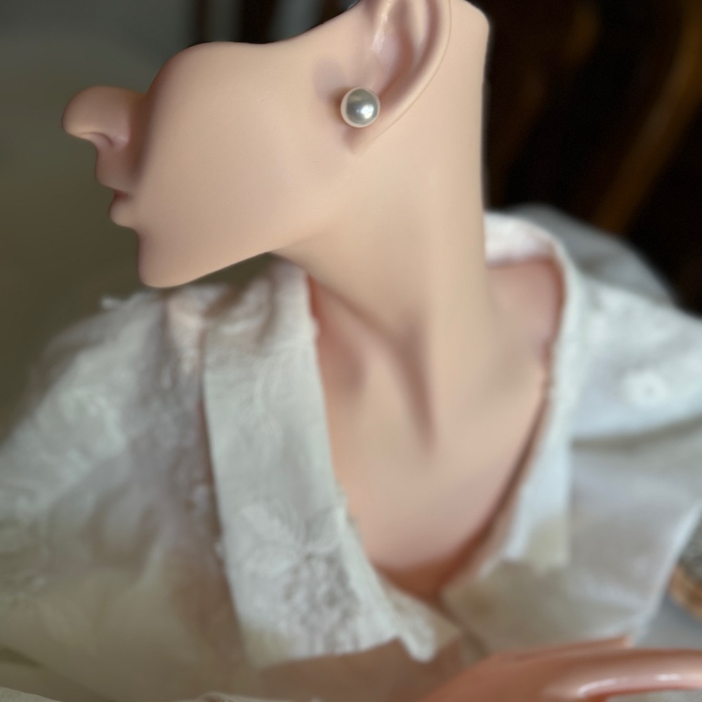 Classic Pearl Stud Earrings ✨ - Picture 5 of 10